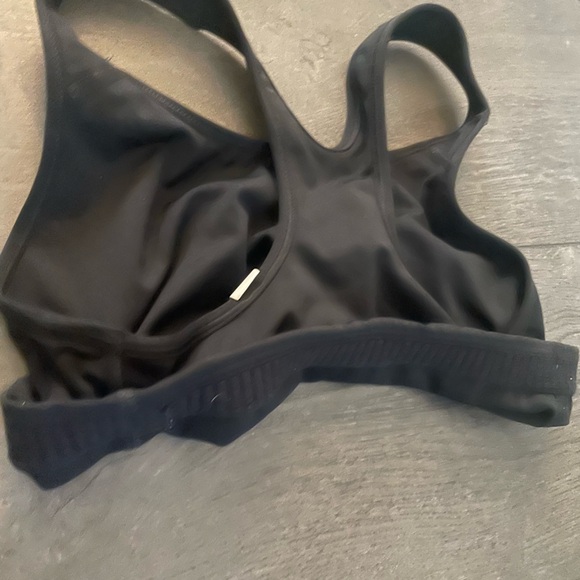 NIKE drift sports bra medium in black no padding like new! - Picture 3 of 4